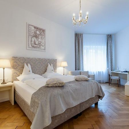 Boutique Hotel Goldenes Lamm Villach Buitenkant foto