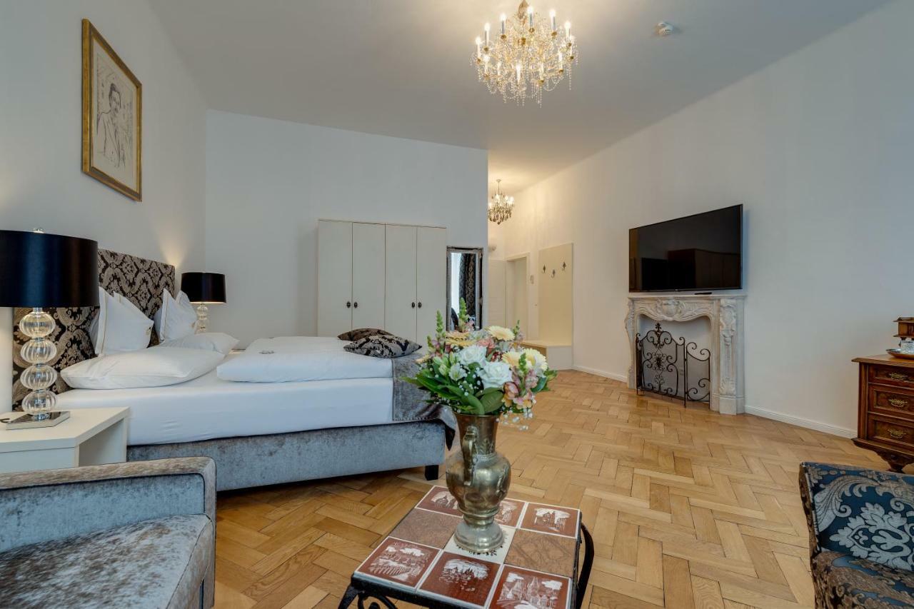 Boutique Hotel Goldenes Lamm Villach Buitenkant foto